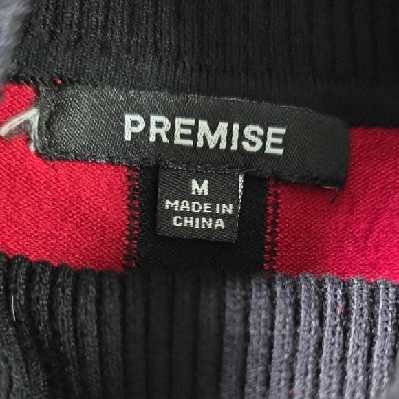 Premose Red and Black Sleeveless Mock Turtleneck Keyhole Soft Sweater - Picture 3 of 9